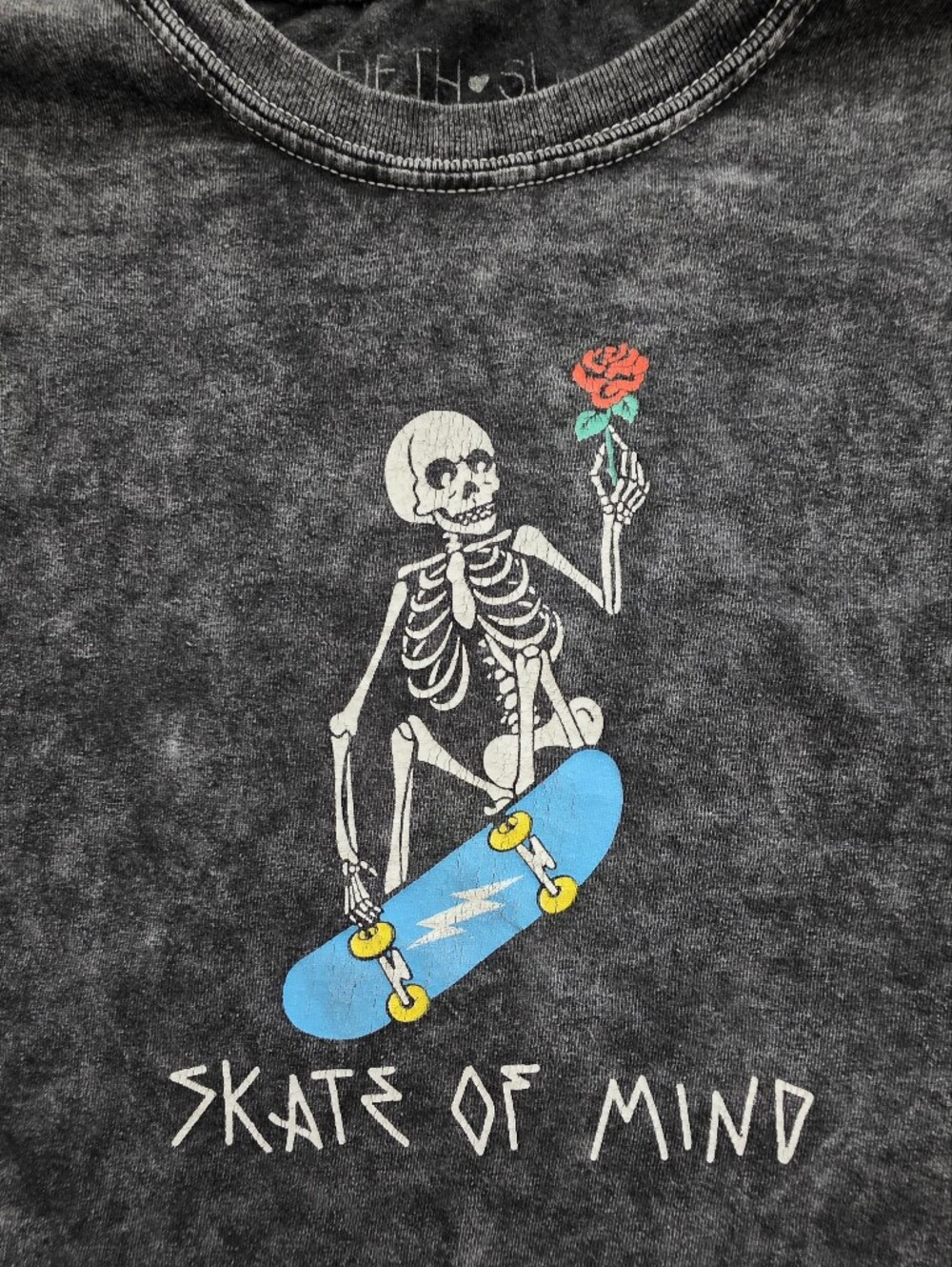 Acid-wash Black Graphic Tee‎ Skeleton Rose Skateboarding Skate of Mind Retro XS - Picture 2 of 7